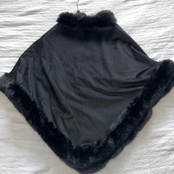 Vince Camuto Poncho - Picture 1 of 5